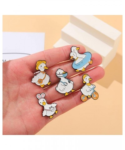 Cute Enamel Duck Lapel Brooch Pin Cartoon Animal Badges Pins Jeans Hats Shirt Backpacks Jackets Clothes Brooches Pins Fashion...